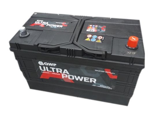 QWP Ultra 12V  110 Ah jobb + normál teherautó akkumulátor